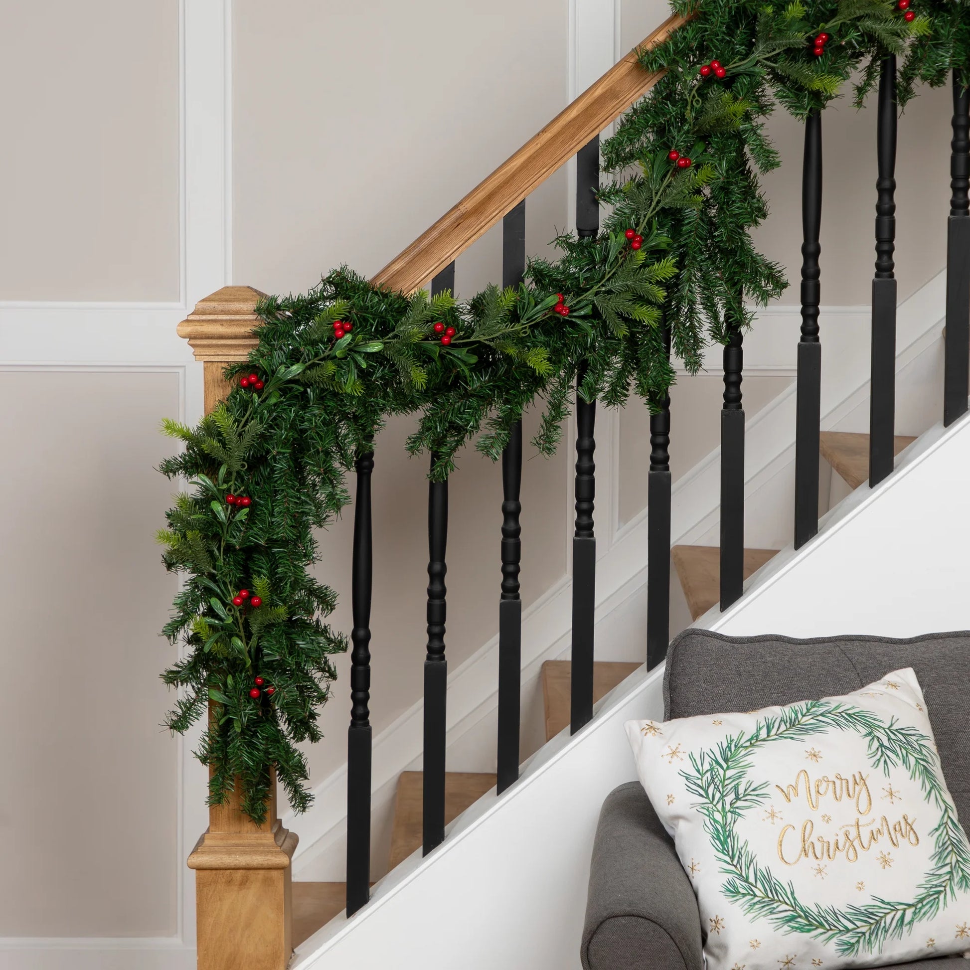 Canadian Pine Artificial Christmas Garland - 9' X 14" - Unlit